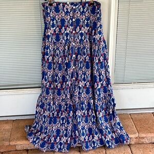MAX STUDIO Size M floral bohemian modest skirt with closed buttons down the mid